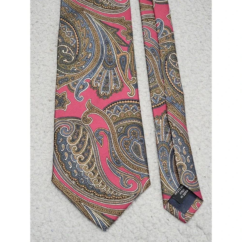 Vintage Higbee's Tie Mens Pink Paisley Made in USA‎ Classic Necktie Formal Dress